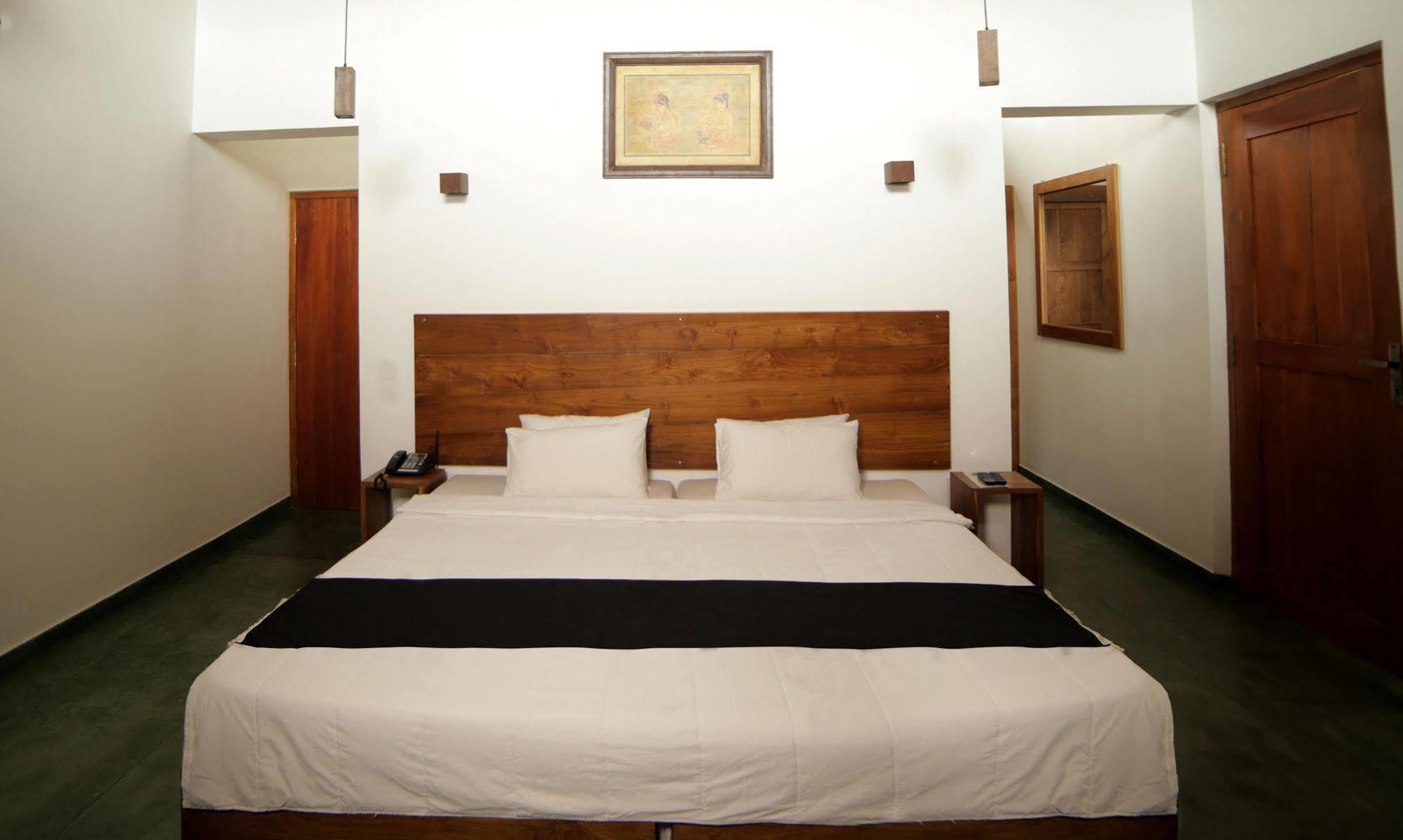 Miracle Resorts & Villas Polonnaruwa Bagian luar foto
